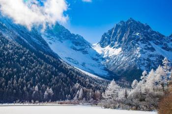 美景高发期，12月值得去的9个旅行地，全是冬季限定的好光景  -图6